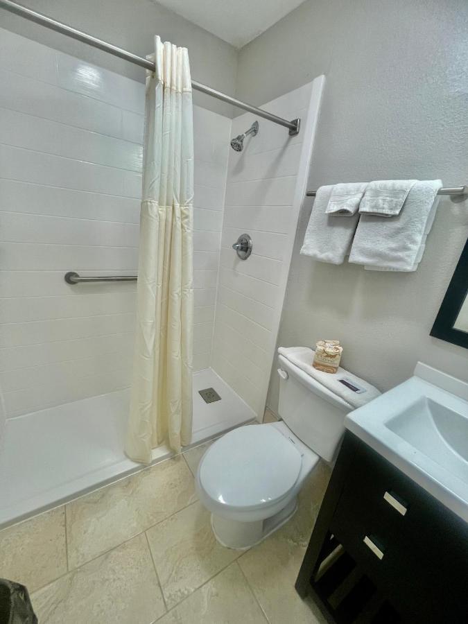 Bradbury Inn Big Spring Bagian luar foto
